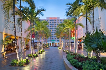 Discover Royal Palm Beach's finest accommodations with our top 20 hotel picks.